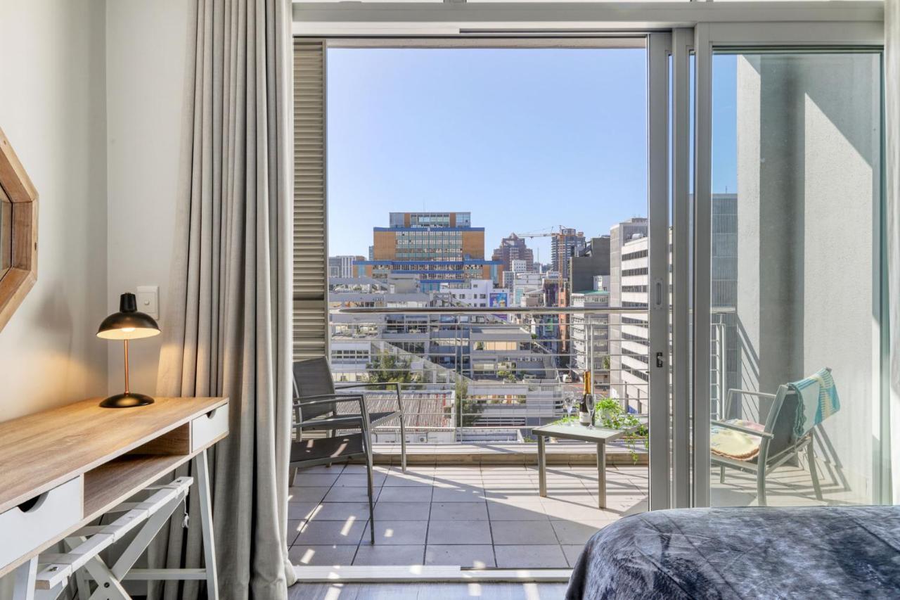 Apartment Backup-powered Colourfull Balcony