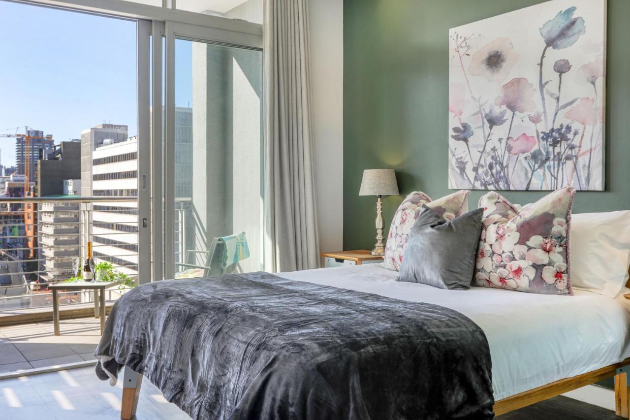 Backup-powered Colourfull Balcony * Cape Town