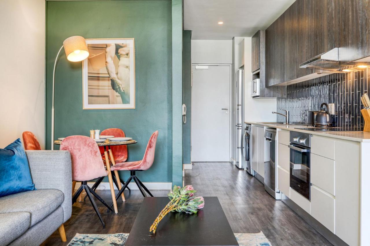 Backup-powered Colourfull Balcony Apartamento Cidade Do Cabo