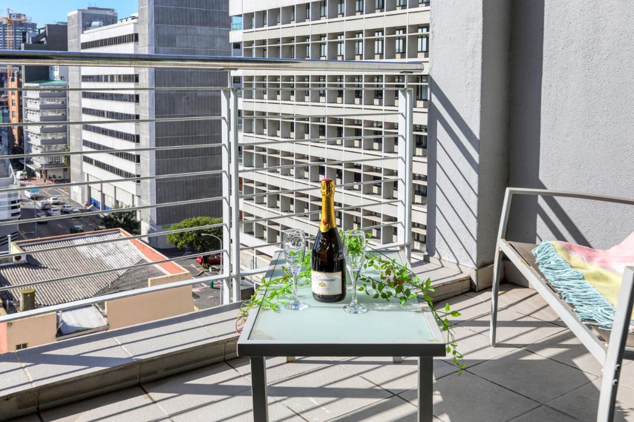 Backup-powered Colourfull Balcony * Cidade Do Cabo